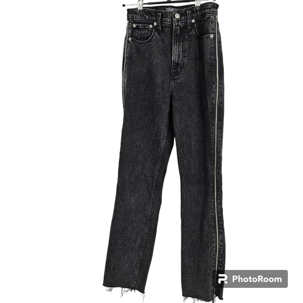 Abercrombie & Fitch Mom Jeans Black Ultra High Rise Side Zipper Frayed Hem Sz 25
